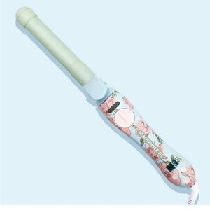 Beachwaver rotating curling iron